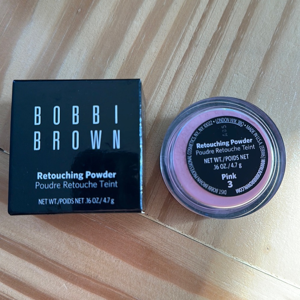Bobbi Brown Retouching Powder in shade Pink